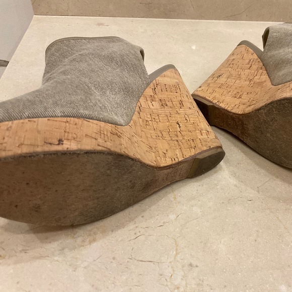 Stuart Weitzman wedge shoes - Picture 4 of 4